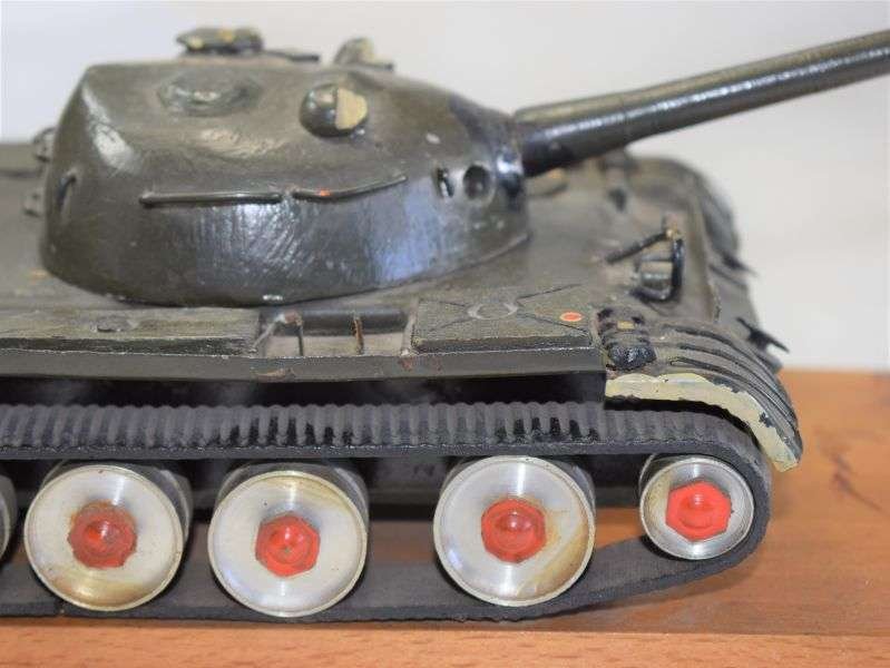 Beautifully Made All Metal Model of A Tank Russian T55?? — image 10