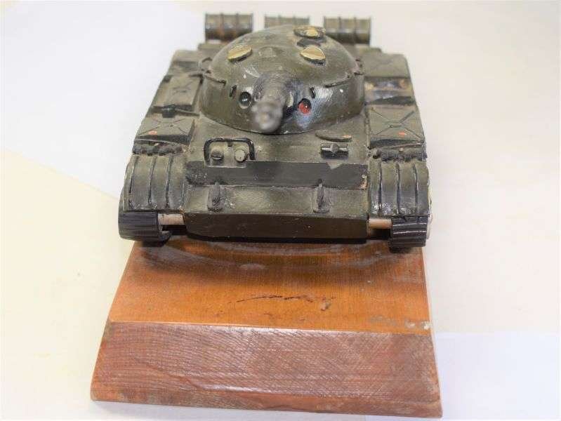 Beautifully Made All Metal Model of A Tank Russian T55?? — image 9
