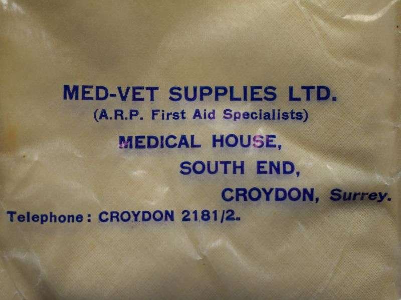 Excellent Original WW2 ARP Issue Triangular Bandage in Original Packaging — image 3