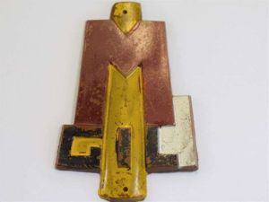 B62) Original WW2 Fascist Italian Gil Youth Badge Bakelite Sleeve …