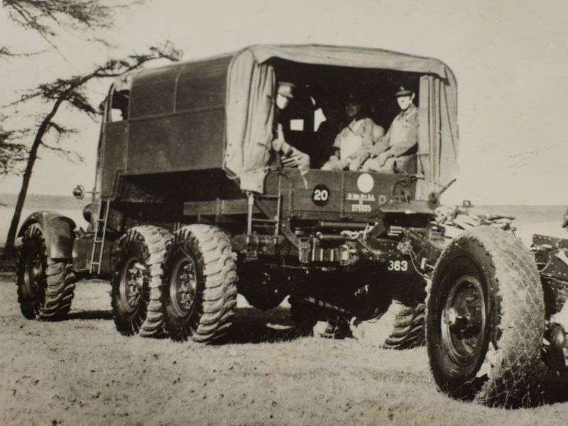 42 Original WW2 Photograph 6inch Howitzer & Gun Tractor — image 6