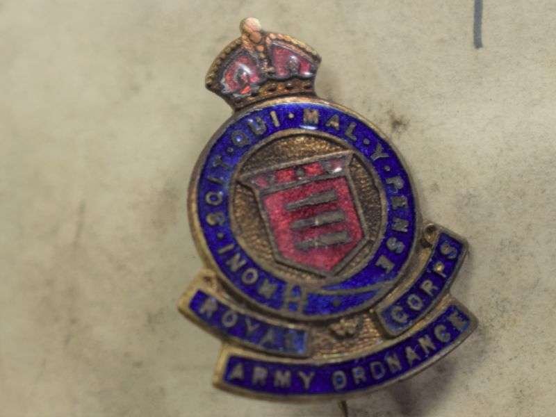 Original WW2 Royal Army Ordnance Corps Sweetheart Brooch Still On Backing Card — image 5