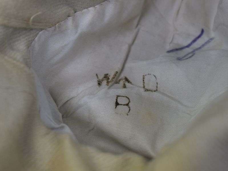 9 Excellent Original Early Army Service Corps Tunic with White Piping Dated 1913 — image 4