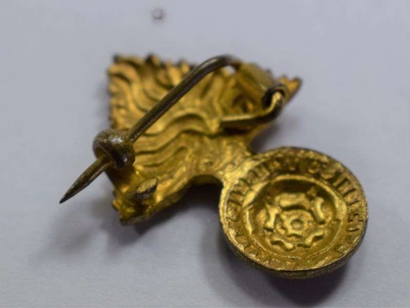 17 Lovely Original WW1 WW2 Sweetheart Brooch to The Royal Fusiliers — image 2