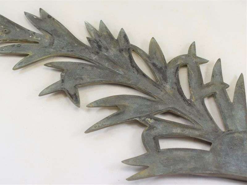 Large 1920s-30s Union National Des Combattants Bronze Wreath & UNC Helmet — image 2