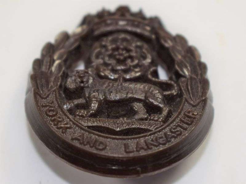 61 Original WW2 Plastic Economy Cap Badge to The York & Lancaster Regiment — image 3