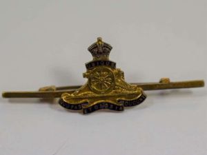 WW1 WW2 Royal Artillery Pin Back Sweetheart Brooch
