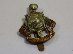 Original WW1 WW2 Royal Sussex Regiment Bi-Metal Cap Badge
