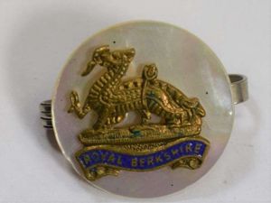 Nice Small WW1 WW2 Royal Berkshire Regt Sweetheart Brooch