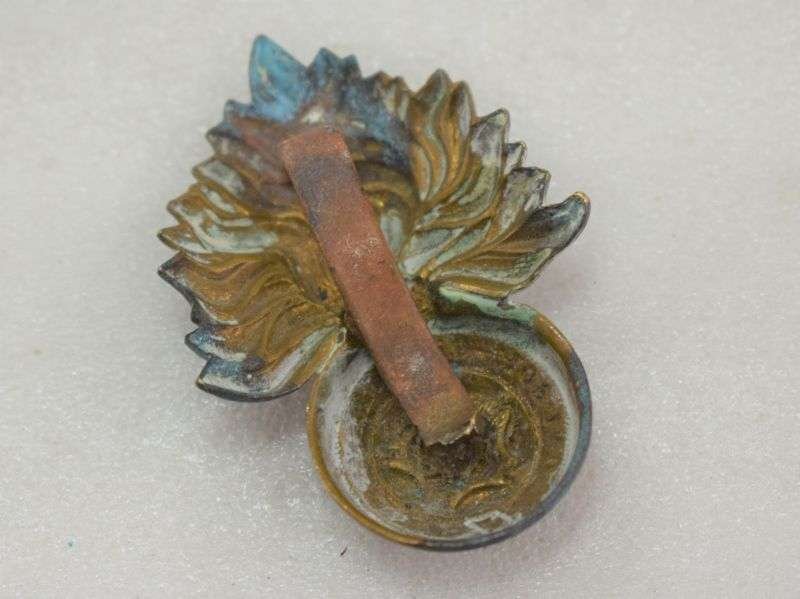 3 Nice Original WW1 WW2 Cap Badge The Royal Fusiliers — image 2