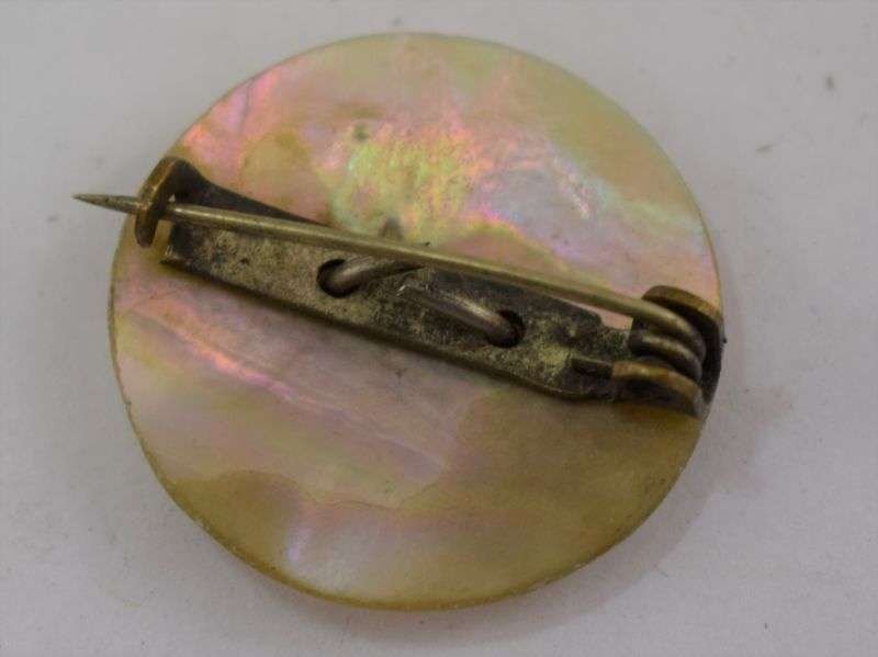 WW1 WW2 Royal Artillery Sweetheart Brooch on Mother of Pearly Backing — image 2