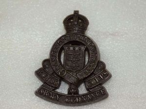 WW2 Royal Army Ordnance Corps Plastic Cap Badge