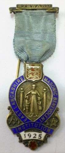 Group of 4 Male & Female Issue Masonic Medals — image 3