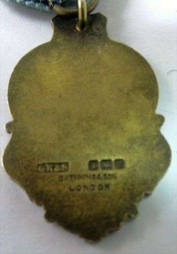 Group of 4 Male & Female Issue Masonic Medals — image 4