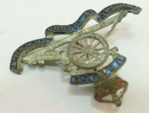 Small WW1 WW2 Royal Artillery Sweetheart Brooch — image 3
