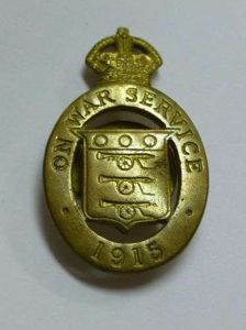 Original WW1 On War Service 1915 Lapel Badge
