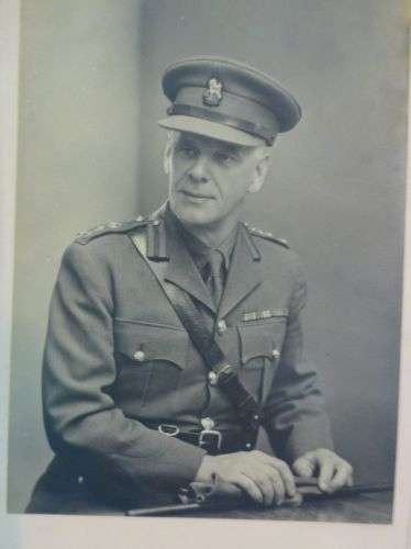 Interesting Portrait Photo of WW2 Brigadier — image 3