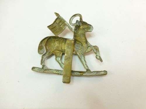 25 WW1 WW2 Queens Regiment Cap Badge — image 3