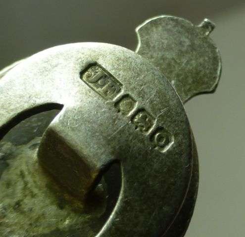 51 Hallmarked Silver Royal Army Reserve Lapel Badge — image 4