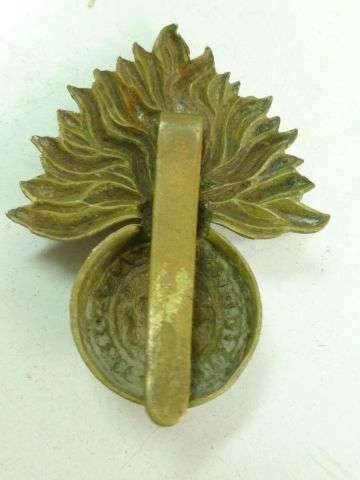 33 Nice WW1 WW2 Royal Fusiliers Cap Badge — image 3
