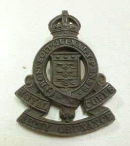 WW2 Royal Army Ordnance Corps Bakelite Cap Badge