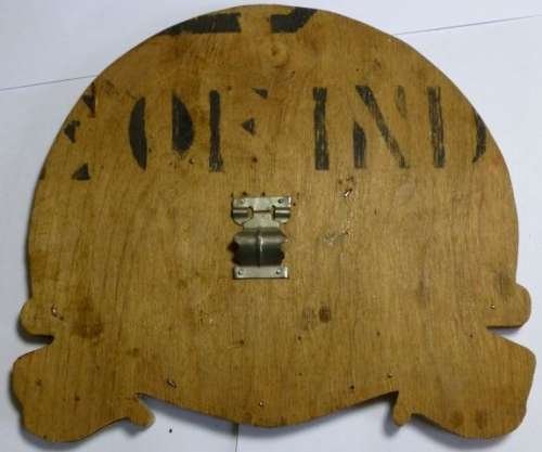 WW1 WW2 Wooden Royal Berkshire Badge — image 2