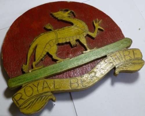 WW1 WW2 Wooden Royal Berkshire Badge — image 5