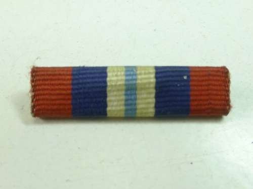 Un-identified WW2 Full Size Pin on Medal Ribbon — image 2
