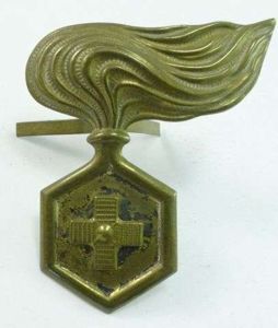 15 WW2 Italian Chemical Warfare Engineers Cap Badge
