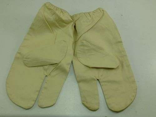 1942 British Army windproof Snow Camo Gloves — image 5