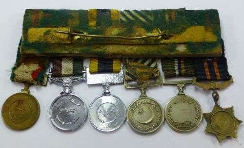 A Set Of 6 Old Pakistan Military Medal Miniatures — image 4