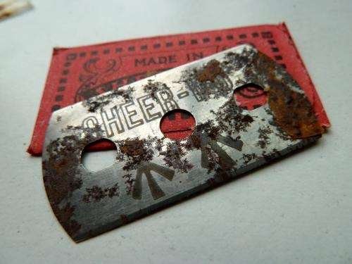 WW2 British Army Escape & Evasion Razor Blade Compass — image 4