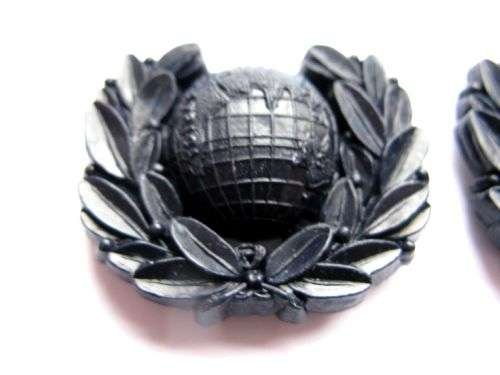 Original WW2 Royal Marines Economy Bakelite Collar Dogs — image 3