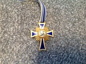 Third reich Mothers Cross in Gold.- Ehrenkreiz der Deutschen Mutter …