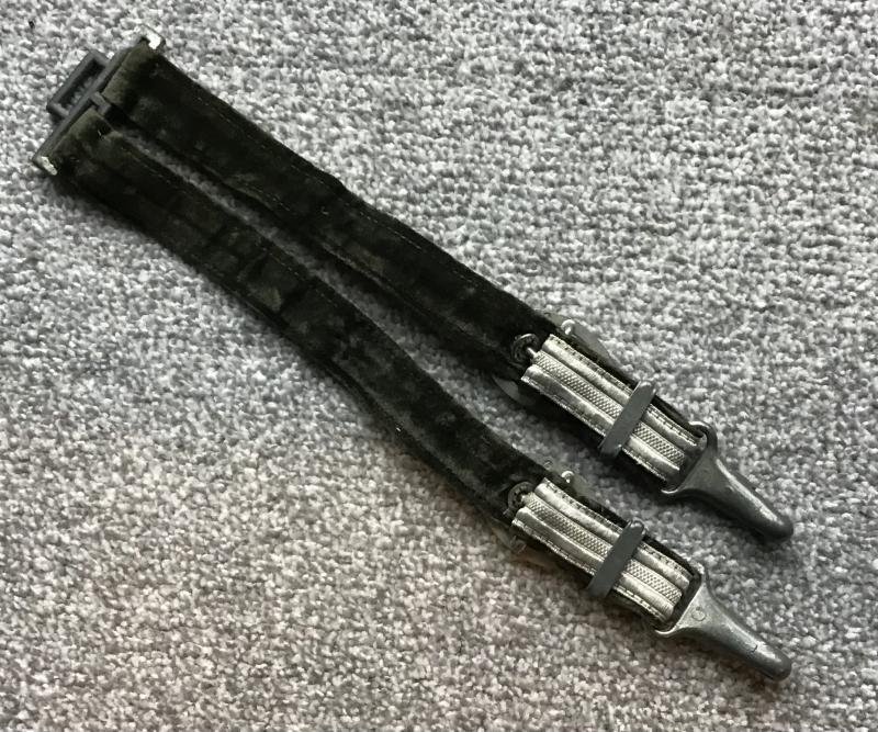 Third Reich Army Officer Dagger Hangers — image 2