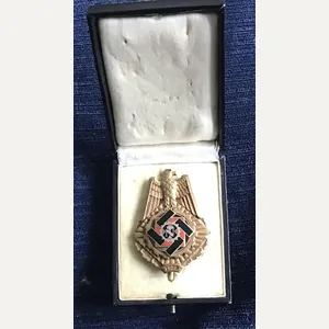 Third Reich TENO Honour Badge and Matching Case -1922