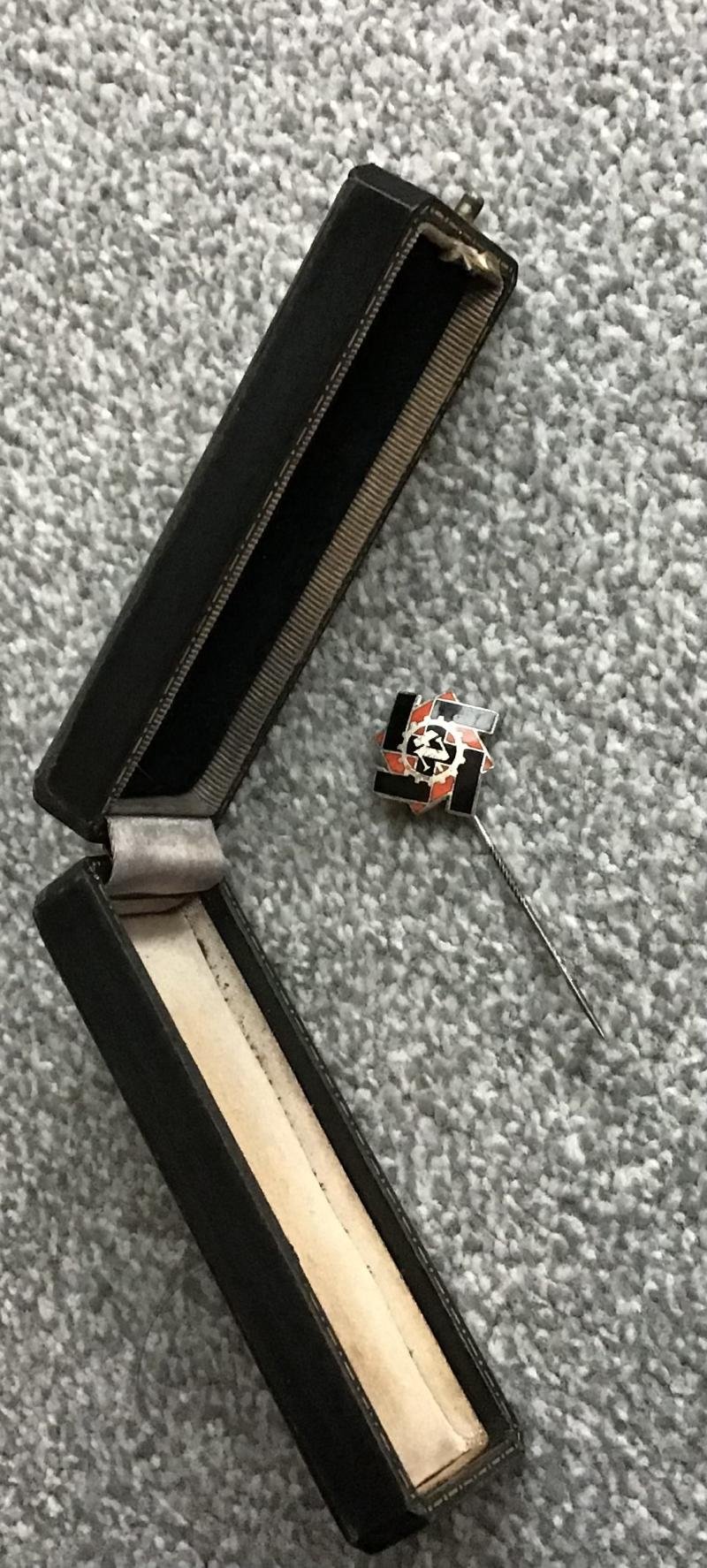 Third Reich TENO Members Lapel Pin — image 4