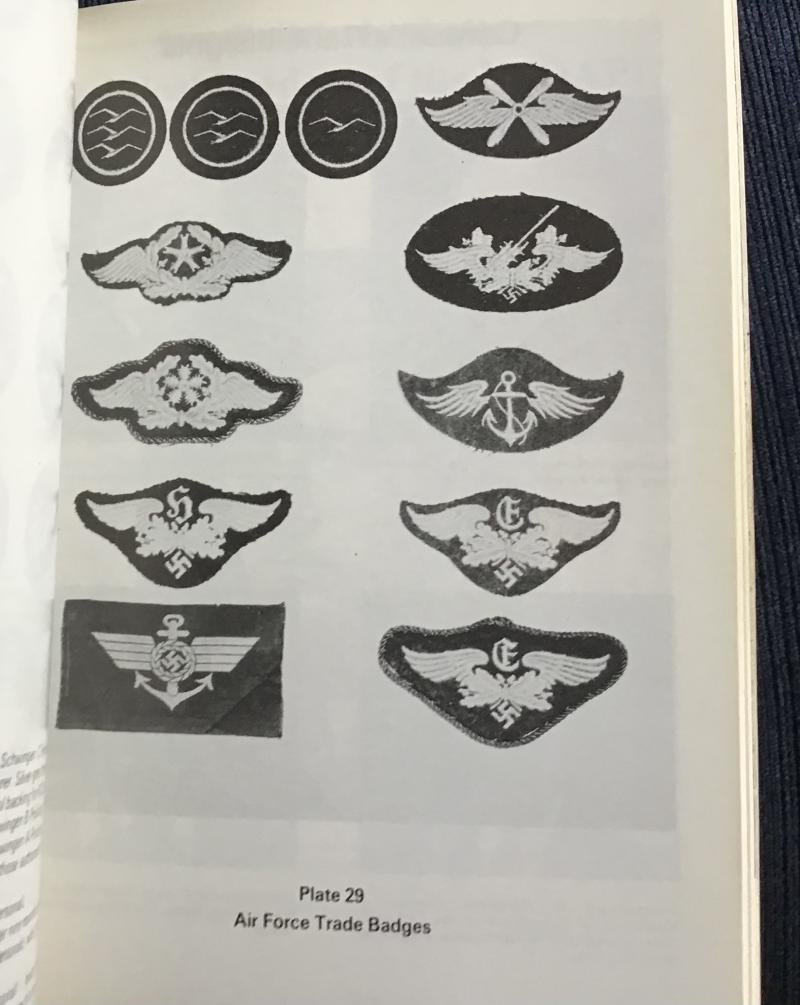 Book-Insignia of the Third Reich-Angolia — image 3