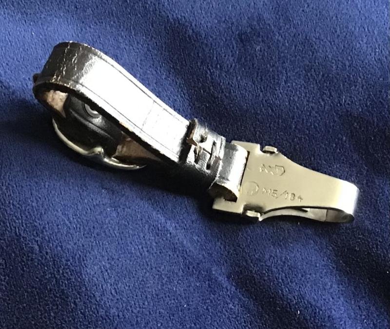 Third Reich SS Officers Dagger Single Piece Hanger — image 2