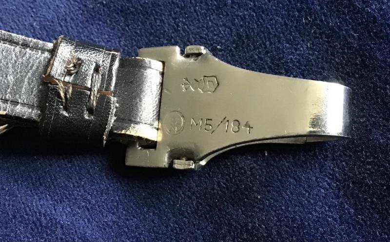 Third Reich SS Officers Dagger Single Piece Hanger — image 3