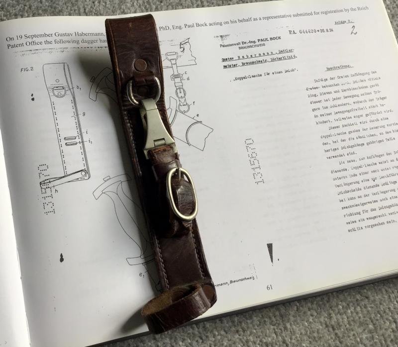 Third Reich SA Dagger Vertical Hanger — image 4