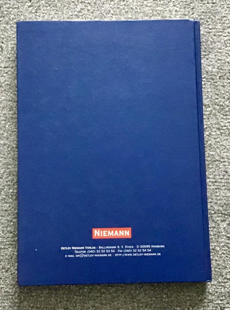 Collector Books-'German Uniforms and Bayonets 1841-1945' — image 2