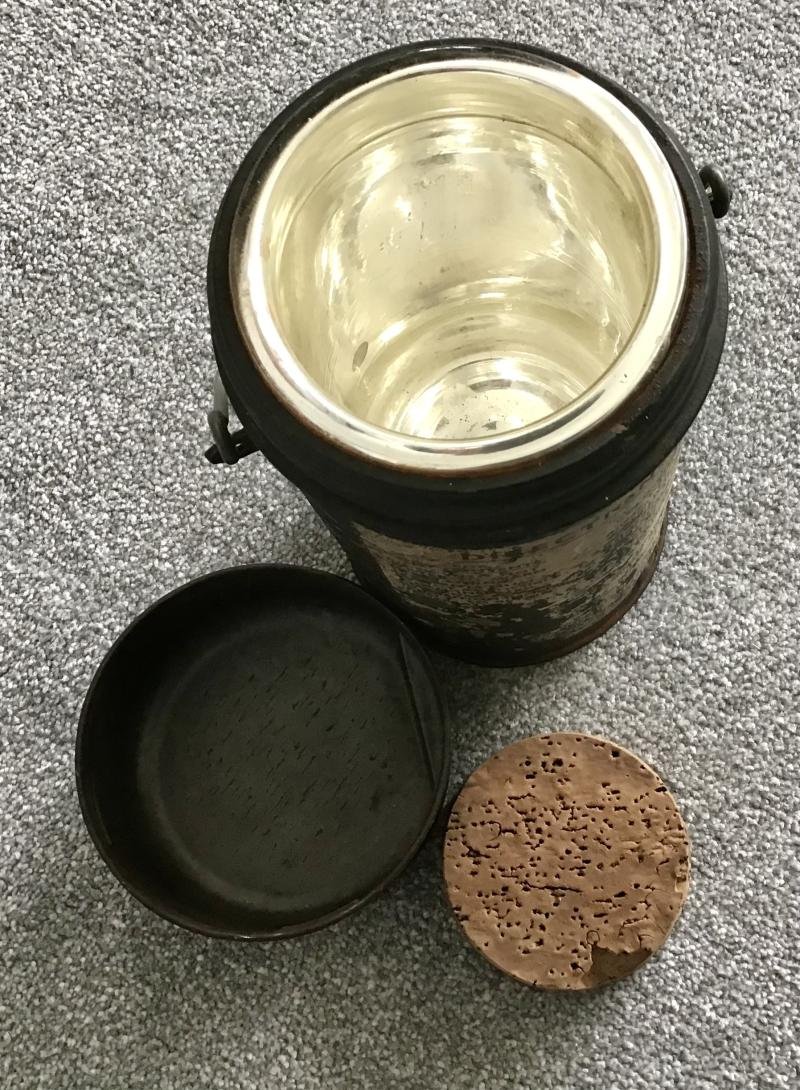 WW11 Allied Aircrew Vacuum Flask. — image 3