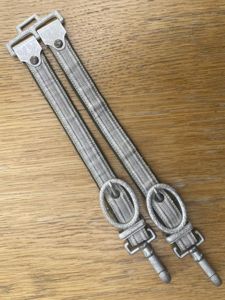 AN ABSOLUTELY STUNNING SET OF DE-LUXE ARMY DAGGER HANGERS.