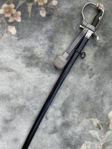 A BEAUTIFUL MINT SILVER HILT LIONS HEAD TRIPLE ETCHED SWORD …