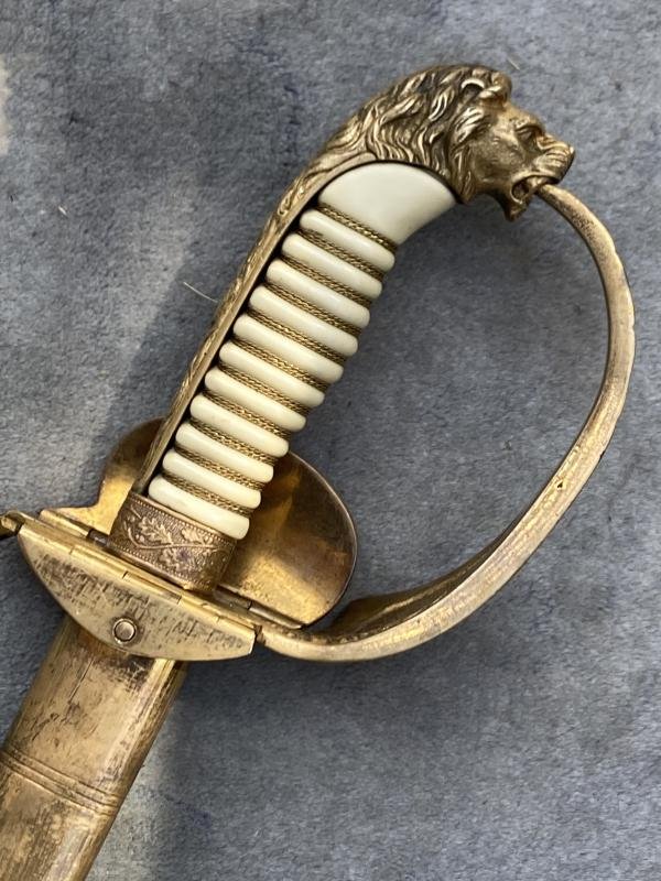 A VERY GOOD EXAMPLE OF A WEIMAR/THIRD REICH PERIOD NAVAL OFFICERS SWORD. — image 4
