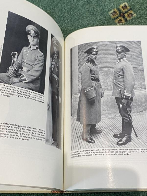 COLLECTING THE EDGED WEAPONS OF THE THIRD REICH VOL V. — image 3