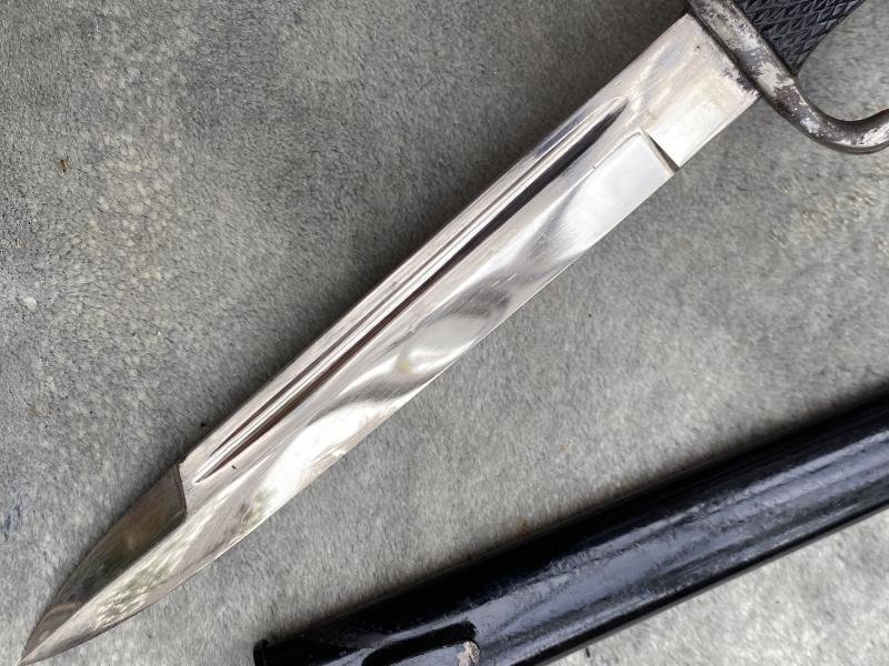 A MOST UNUSUAL ETCHED 'MEMORY OF MY SERVICE TIME' SHORT DRESS BAYONET. — image 8