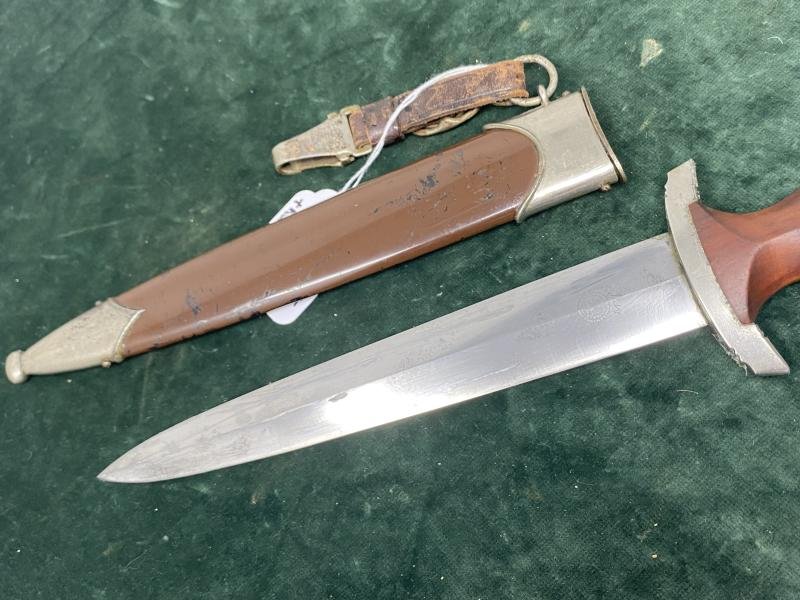 A VERY NICE EXAMPLE OF A SA MANS DAGGER RZM PERIOD WITH HANGER. — image 7