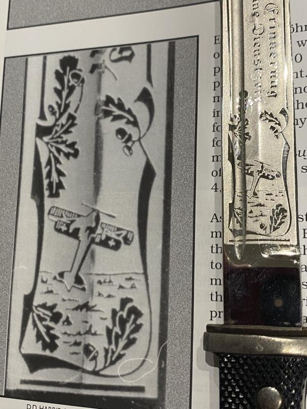 A RARE SHORT DRESS BAYONET WITH A 'MEMORY OF MY SERVICE TIME' ETCHED BLADE BY E.P & S. — image 10